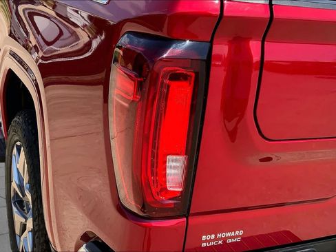 Used 2022 GMC Sierra 1500 SLT w/ SLT Premium Plus Package AWD/4WD image 28
