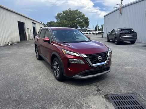Used 2023 Nissan Rogue SV FWD image 3