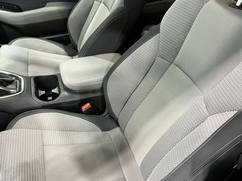 Used 2020 Subaru Outback Premium image 7