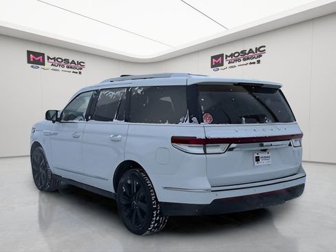 Used 2022 Lincoln Navigator Reserve image 7