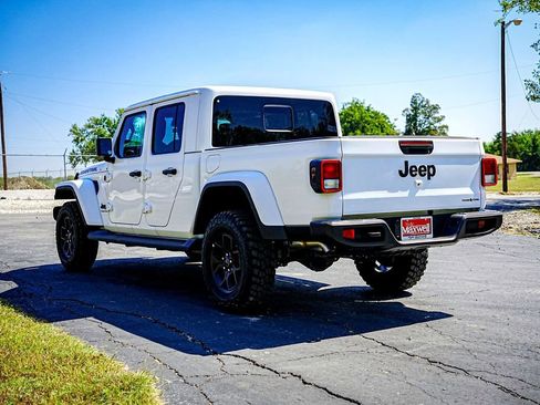 New 2025 Jeep Gladiator Sport image 9