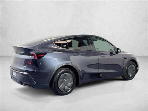 Used 2026 Tesla Model Y AWD image 5