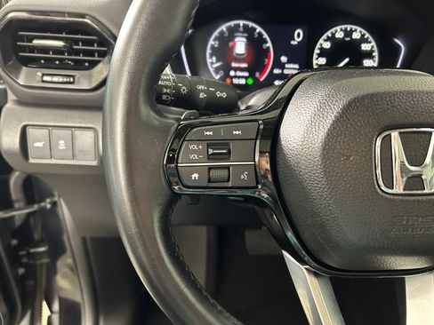 Used 2024 Honda Pilot Touring image 16