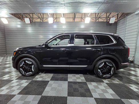 Used 2023 Kia Telluride S w/ S Sunroof Package image 8