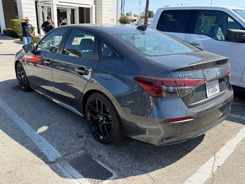 Used 2025 Honda Civic Sport image 2