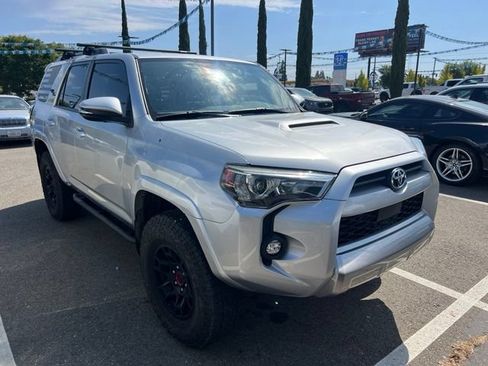 Used 2023 Toyota 4Runner TRD Off-Road Premium w/ Moonroof Package AWD/4WD image 4