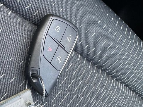 Used 2025 Chevrolet Equinox LT FWD image 23
