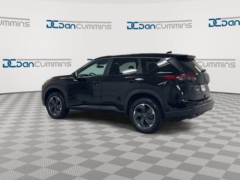Used 2024 Nissan Rogue SV FWD image 6