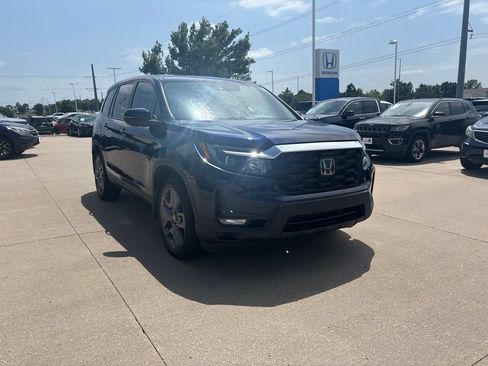 Used 2023 Honda Passport EX-L image 3