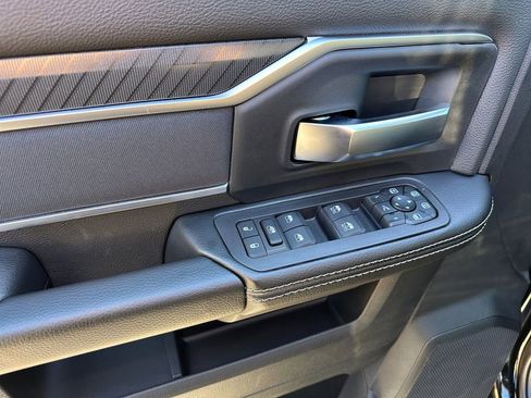 New 2026 RAM 2500 Big Horn AWD/4WD image 16