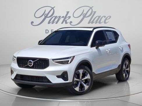 Used 2022 Volvo XC60 B5 Inscription w/ Advanced Package FWD image 1