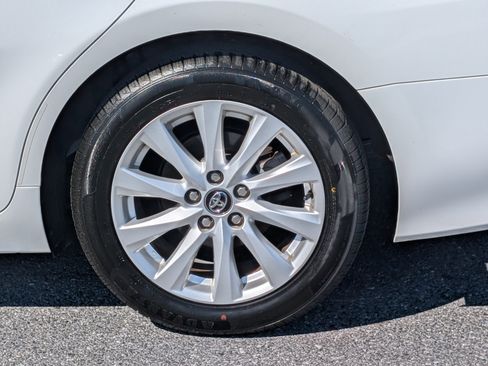 Used 2020 Toyota Camry LE FWD image 8