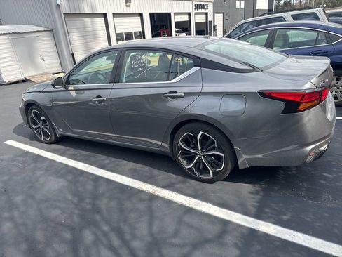 Used 2025 Nissan Altima 2.5 SR image 11