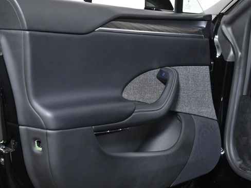 Used 2021 Tesla Model S Plaid image 27