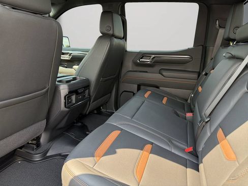 Used 2024 GMC Sierra 1500 AT4 w/ Technology Package AWD/4WD image 14