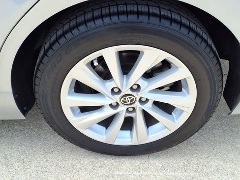 Used 2022 Toyota Camry LE w/ Carpet Mat Package (TMS) FWD image 9