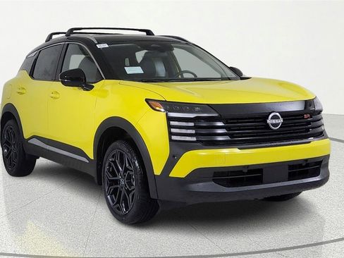 New 2026 Nissan Kicks SR w/ Cold Weather Package image 1