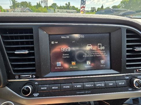 Used 2018 Hyundai Elantra Value Edition FWD image 12