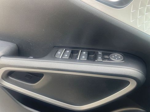 Used 2025 Kia Soul LX w/ LX Technology Package image 18