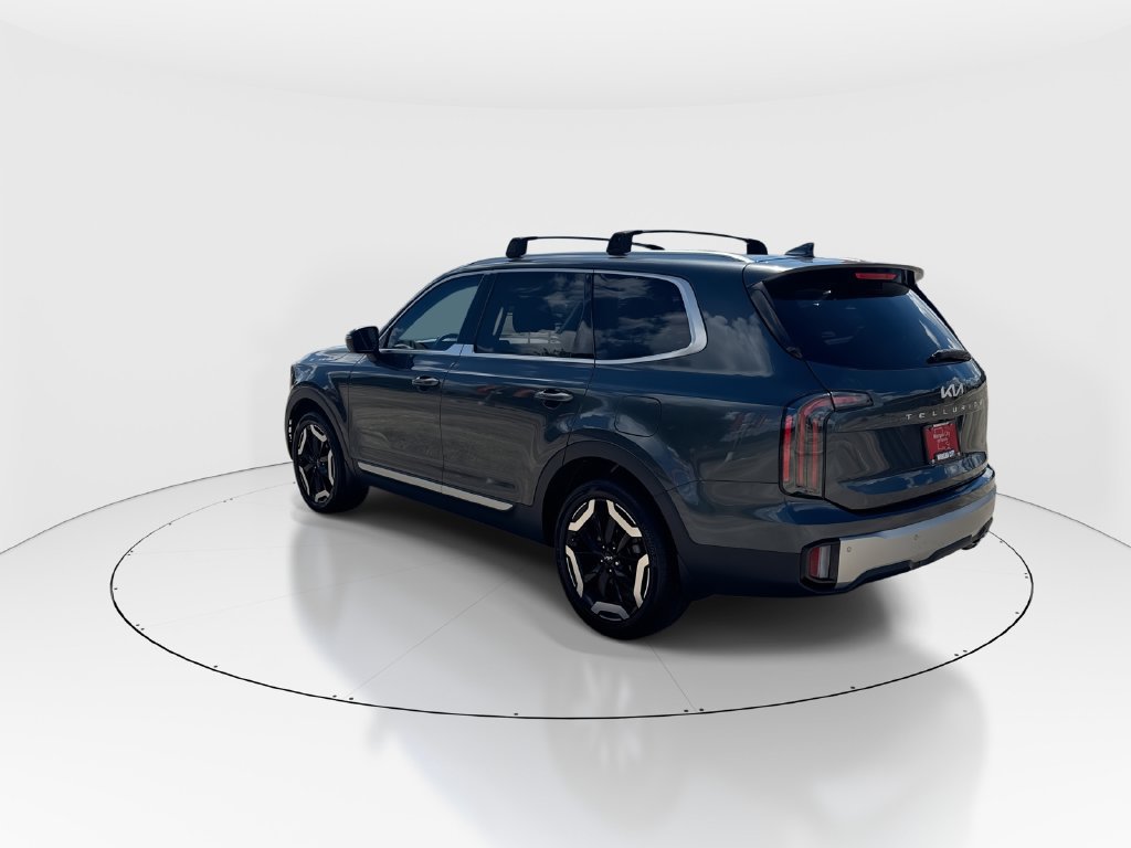 Used 2023 Kia Telluride EX w/ EX Captain's Chair Package FWD image 6