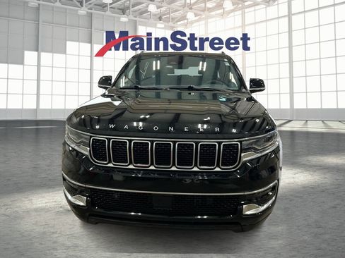 Used 2025 Jeep Wagoneer 4WD image 8