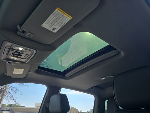 Used 2022 GMC Sierra 1500 Denali w/ Denali Reserve Package image 32