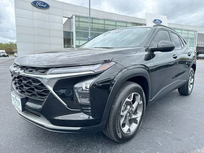 Used 2025 Chevrolet Trax LT w/ Driver Confidence Package