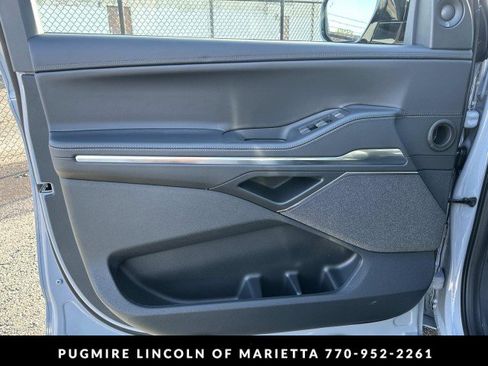 New 2025 Lincoln Navigator Reserve w/ Jet Appearance Package image 10