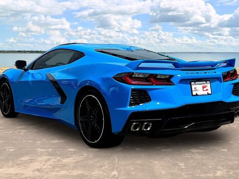 Used 2022 Chevrolet Corvette Stingray Preferred Cpe w/ Z51 Performance Package RWD image 6