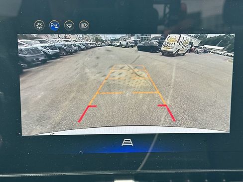 Used 2025 Chevrolet Equinox LT AWD/4WD image 30
