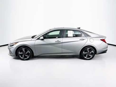Used 2023 Hyundai Elantra Limited image 4
