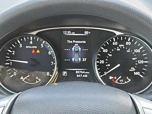 Used 2015 Nissan Rogue S AWD/4WD image 23