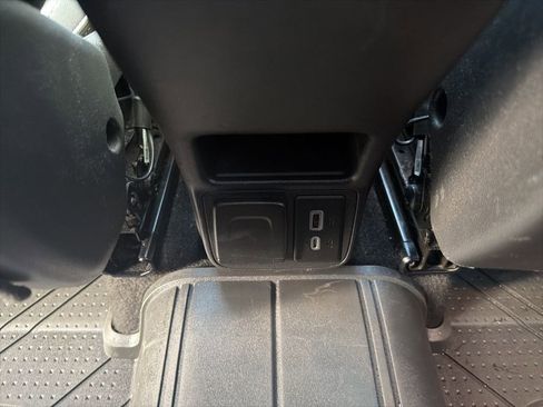 Used 2022 Chevrolet TrailBlazer LT w/ Sun and Liftgate Package image 38