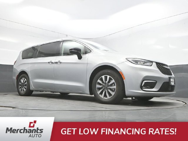 Used 2024 Chrysler Pacifica Limited FWD image 21