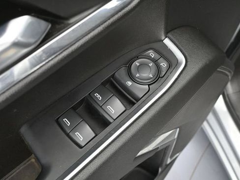 Used 2023 Chevrolet Silverado 1500 LT AWD/4WD image 23