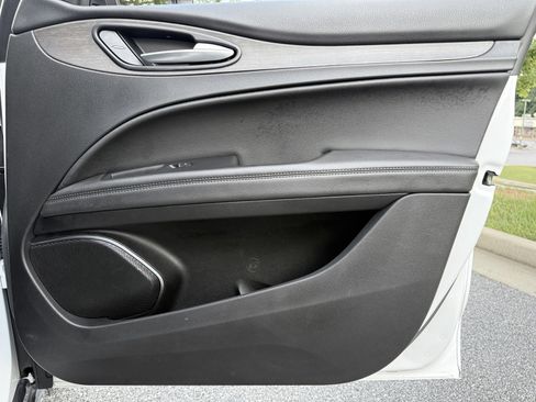 Used 2022 Alfa Romeo Stelvio Ti image 44