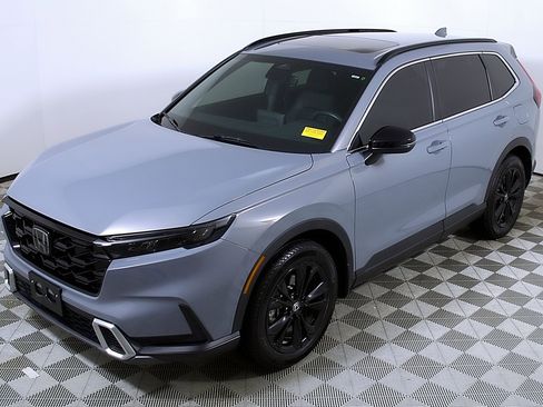 Used 2024 Honda CR-V Sport Touring image 3