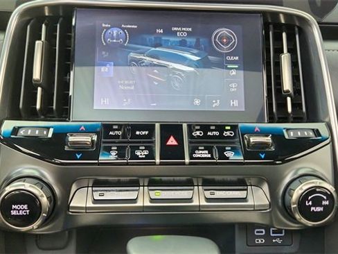 Used 2023 Lexus LX 600 4WD w/ Luxury Package image 51