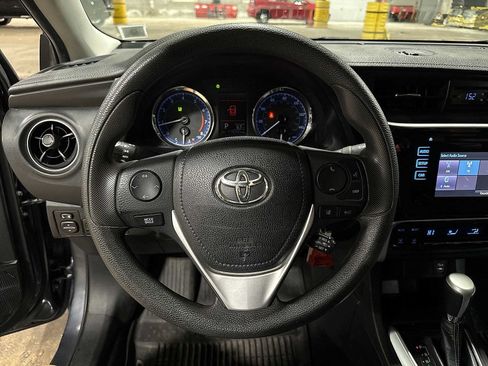 Used 2018 Toyota Corolla LE FWD image 18