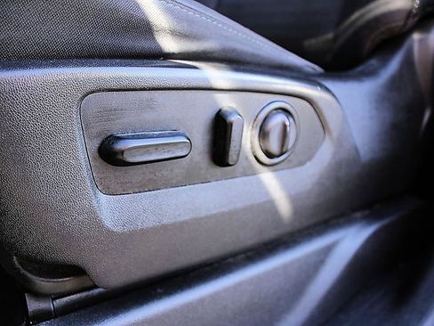 Used 2020 GMC Sierra 1500 Elevation RWD image 11