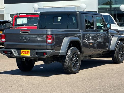 Used 2023 Jeep Gladiator Sport AWD/4WD image 4
