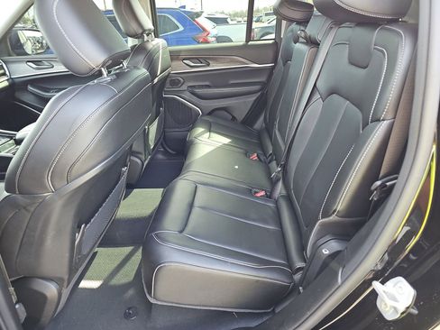 Used 2022 Jeep Grand Cherokee Limited 4xe image 3