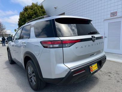 Used 2025 Nissan Pathfinder SV
