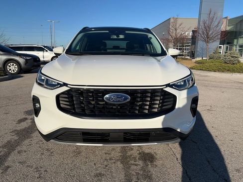 Used 2024 Ford Escape Platinum w/ Premium Technology Package image 2