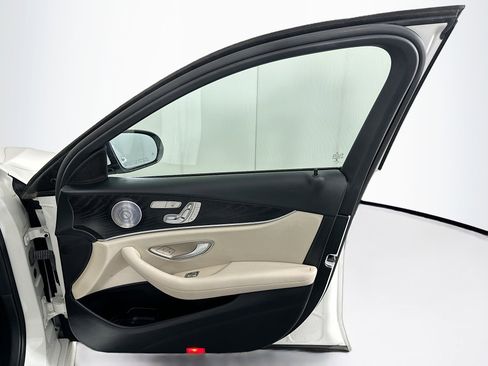 Used 2018 Mercedes-Benz E 300 image 34