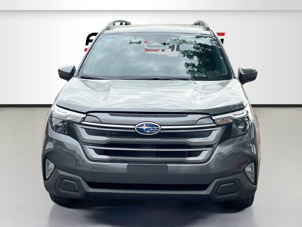 Used 2025 Subaru Forester Premium AWD/4WD image 2