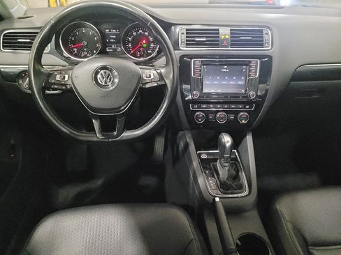 Used 2017 Volkswagen Jetta SEL FWD image 22