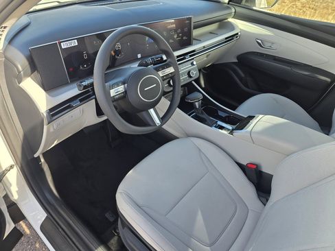 New 2026 Hyundai Tucson SE image 25