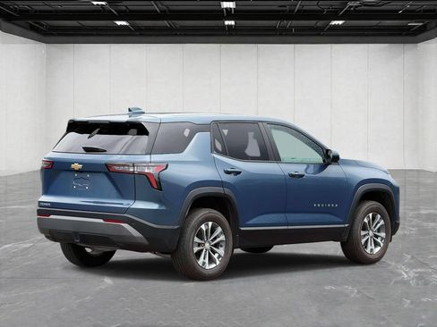 Used 2025 Chevrolet Equinox LT w/ Safety and Technology Package FWD image 5