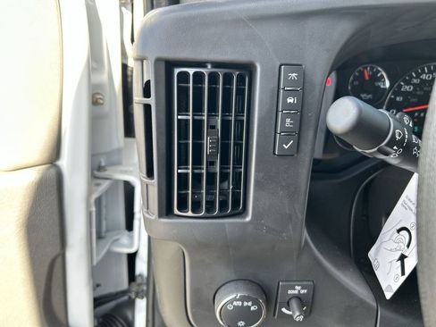 New 2025 GMC Savana 3500 w/ Power Convenience Package image 17